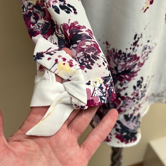 Maurice’s small brand new floral top - Picture 2 of 5